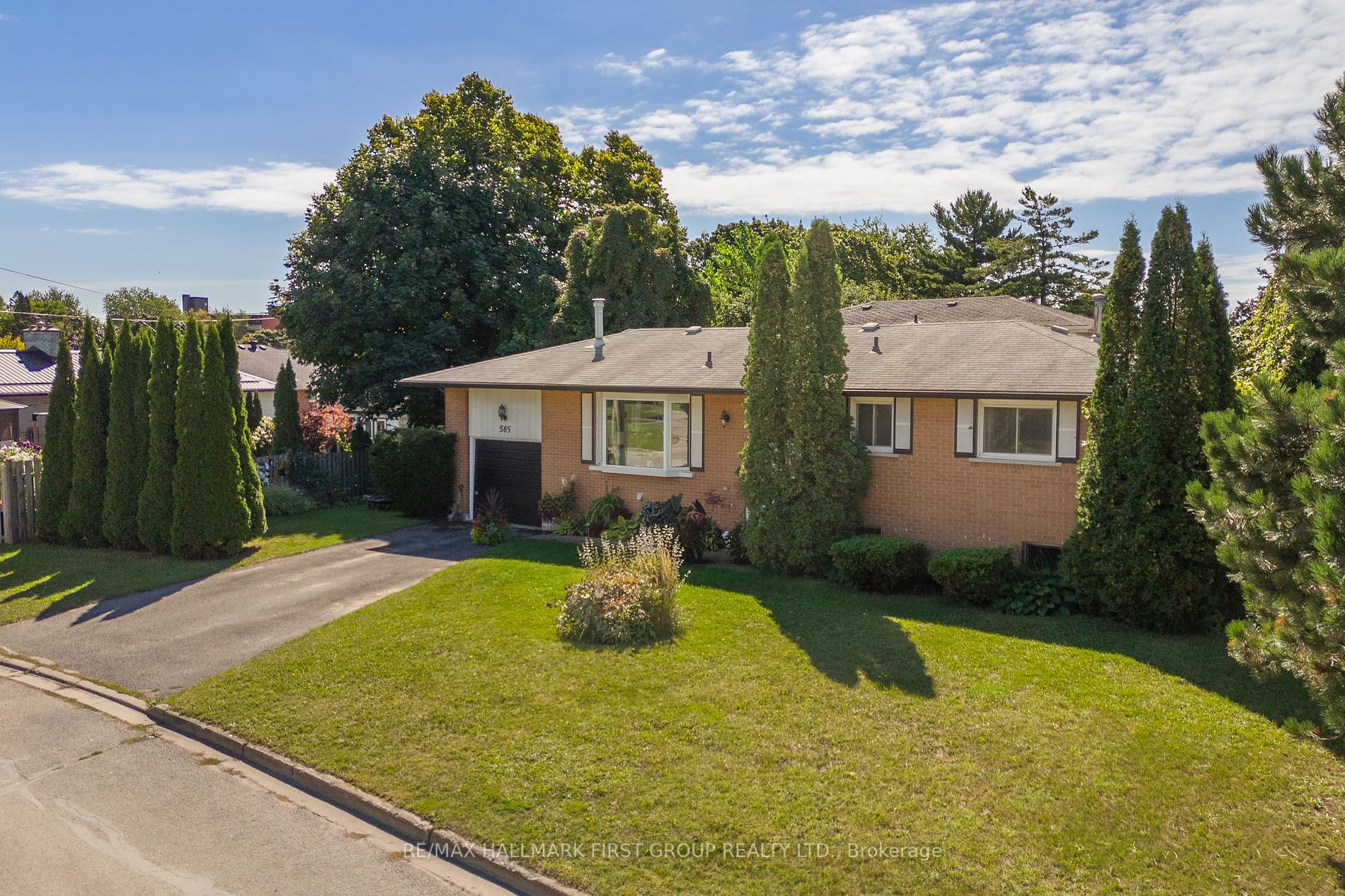 585 Barbara St