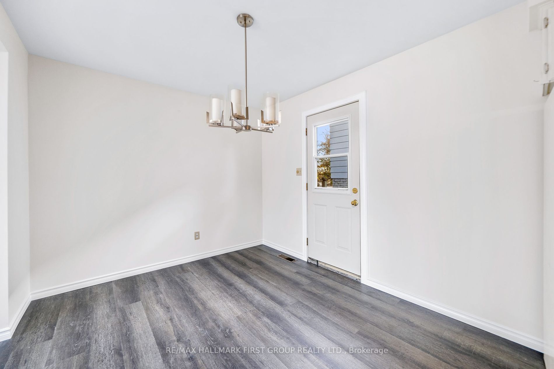 585 Barbara St