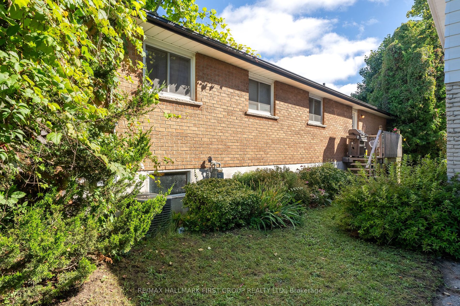 585 Barbara St