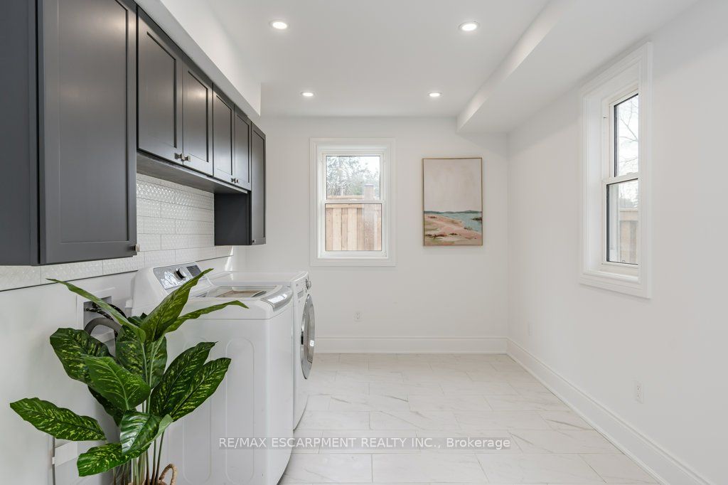 17 William St
