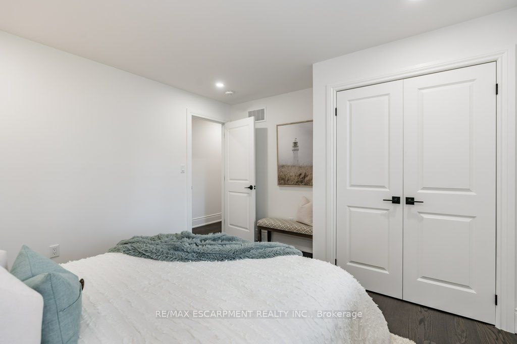 17 William St