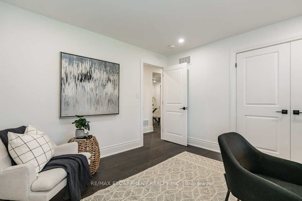 17 William St
