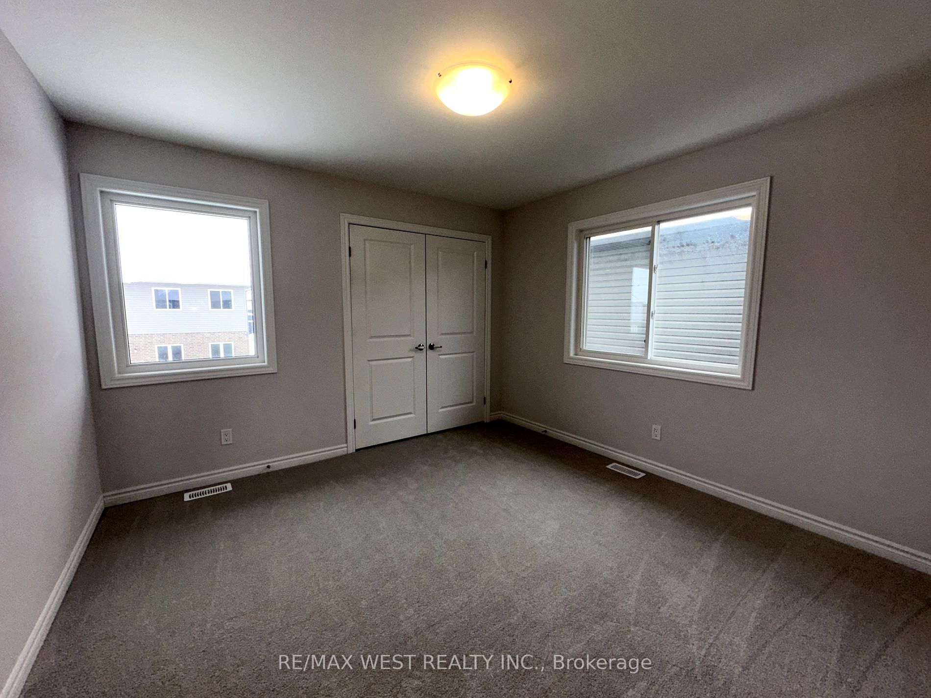 32 Bradley Avenue