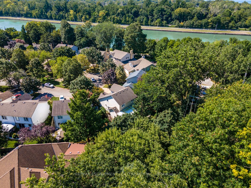 17 Brigantine Crt