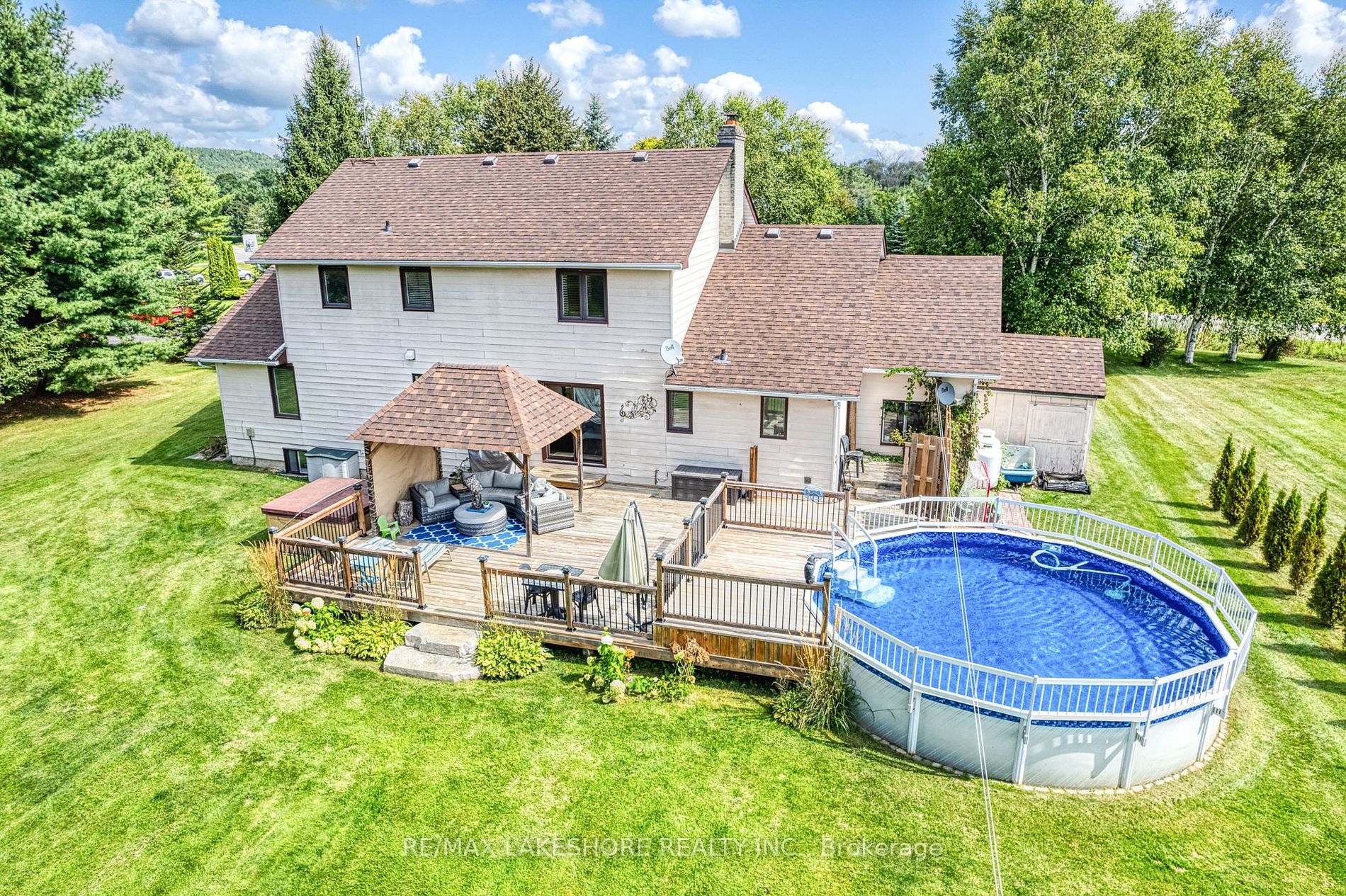 3842 Larose Cres