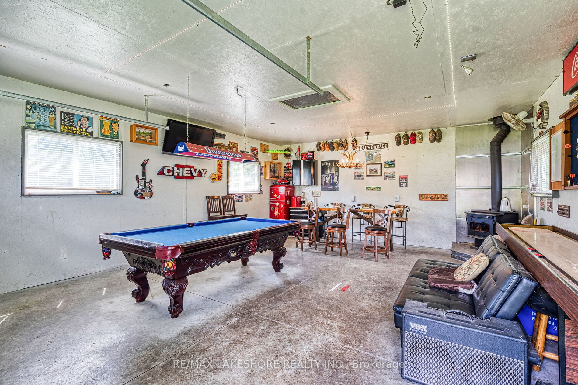 3842 Larose Cres