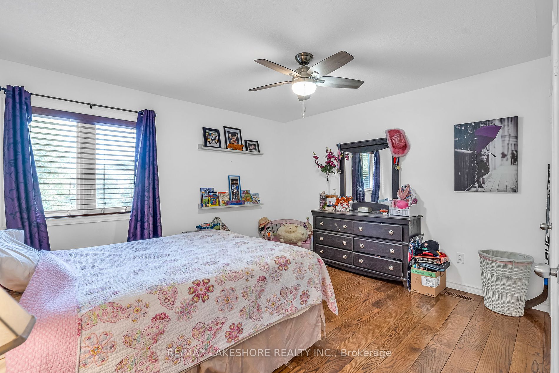 3842 Larose Cres