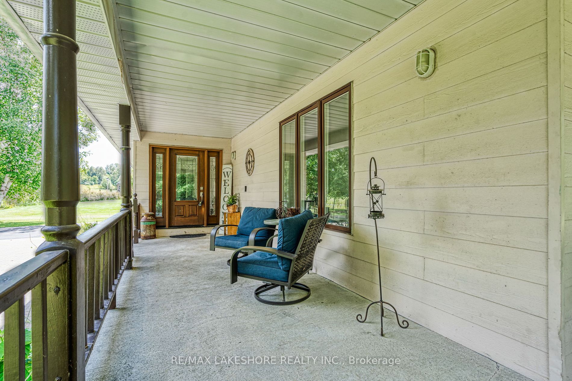 3842 Larose Cres