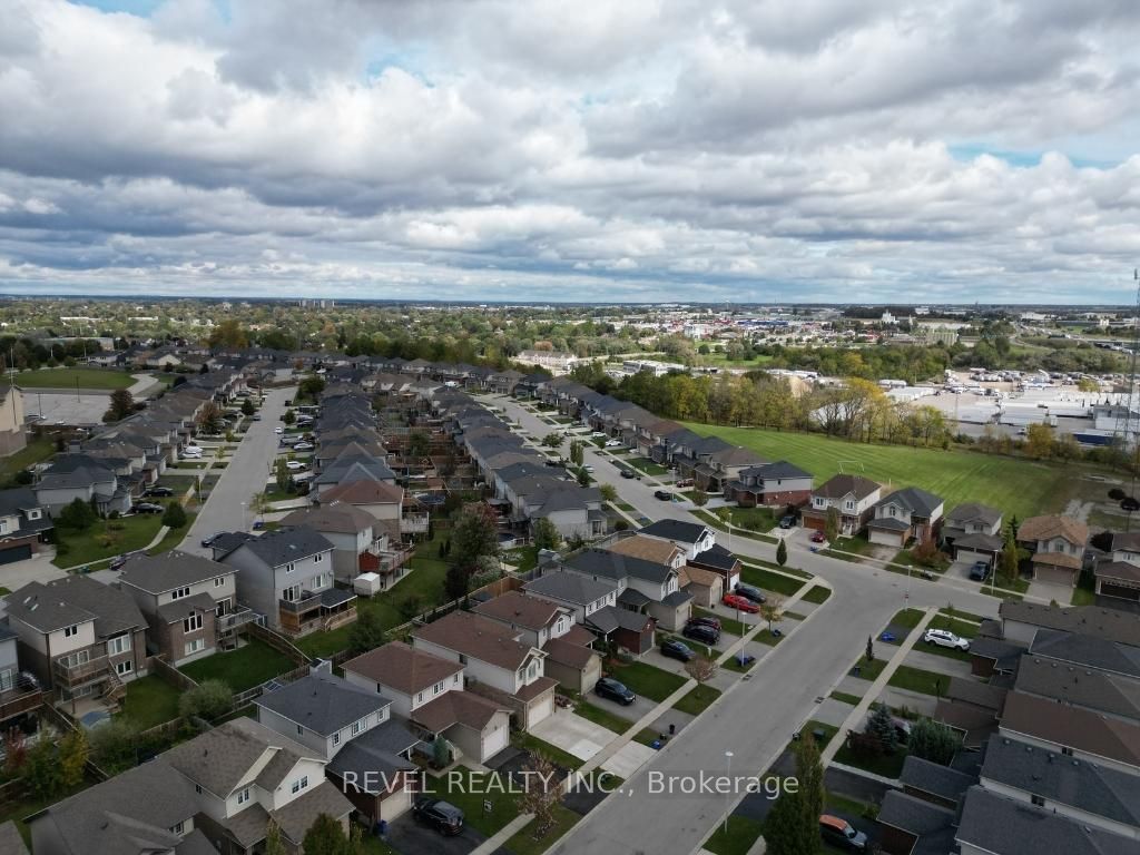 1055 Marquette Dr