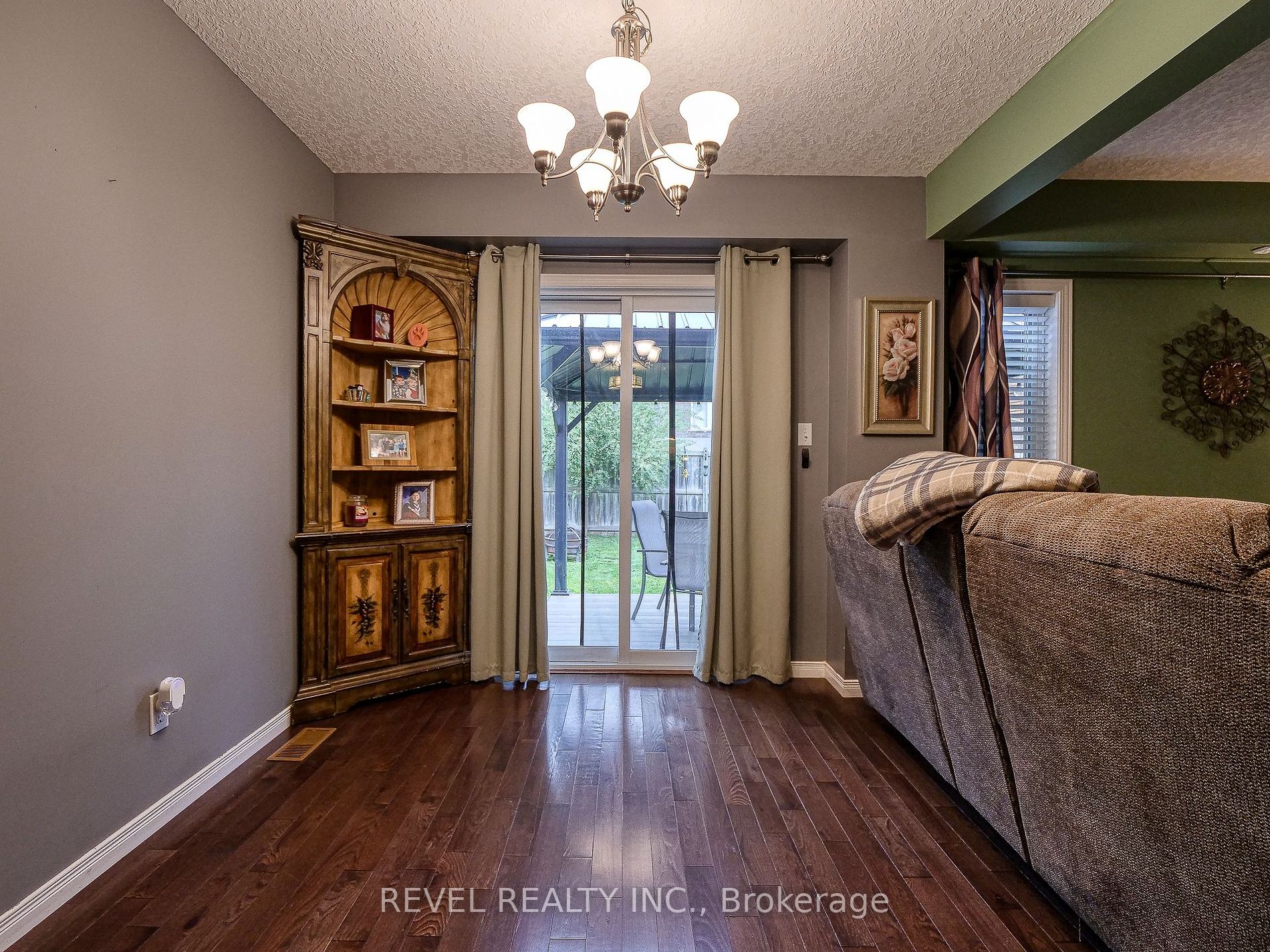 1055 Marquette Dr