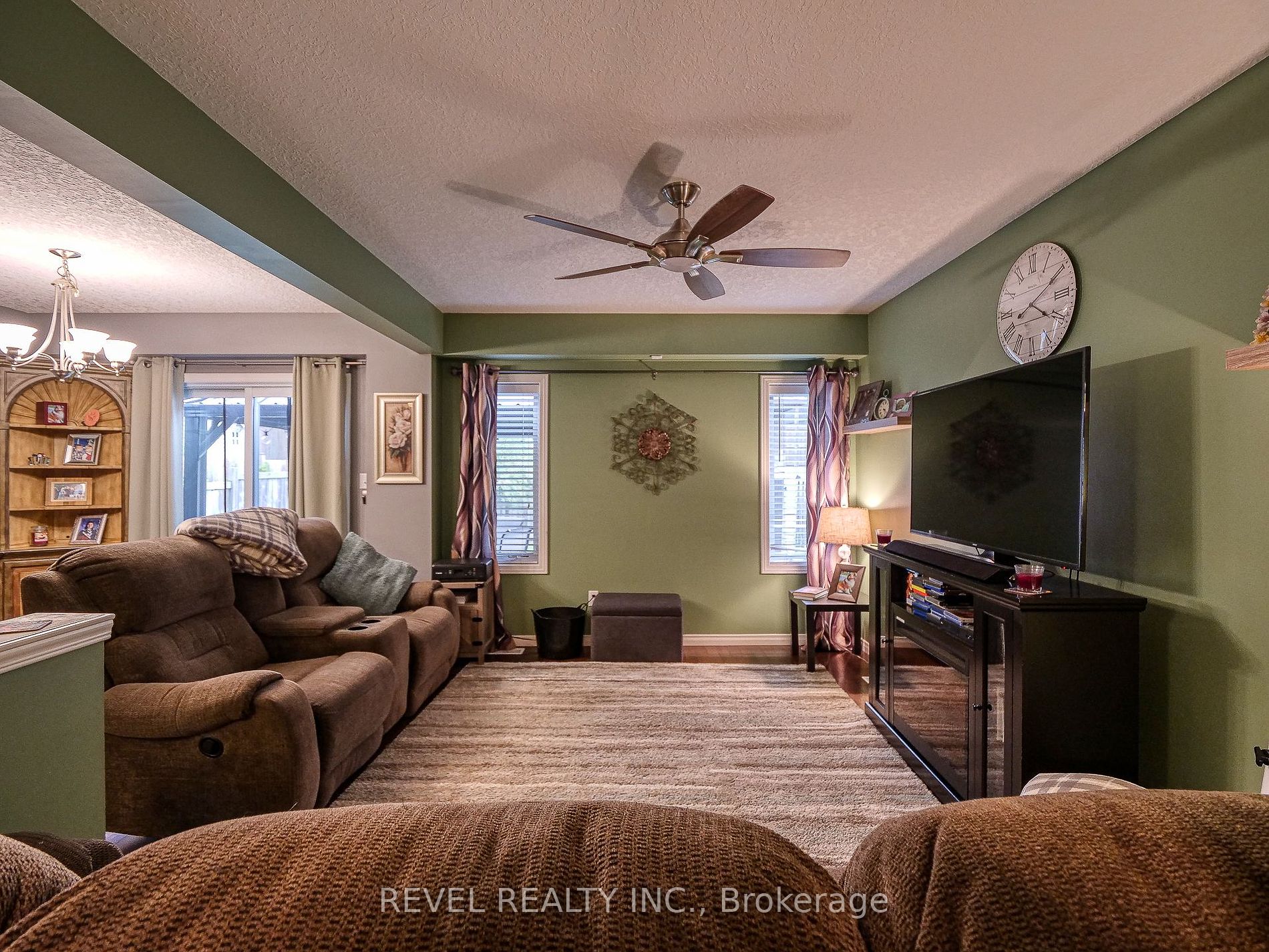 1055 Marquette Dr