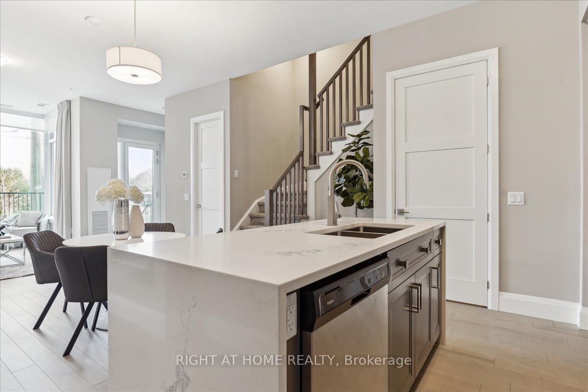 73 Arthur St S, #101