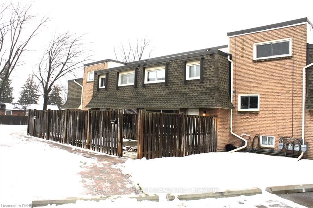 5 Viking Crt, #305