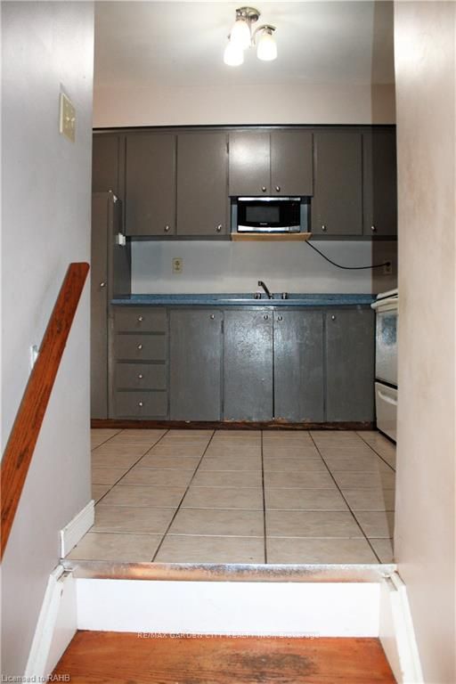 5 Viking Crt, #305