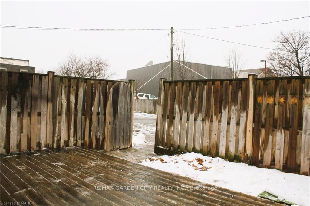 5 Viking Crt, #305