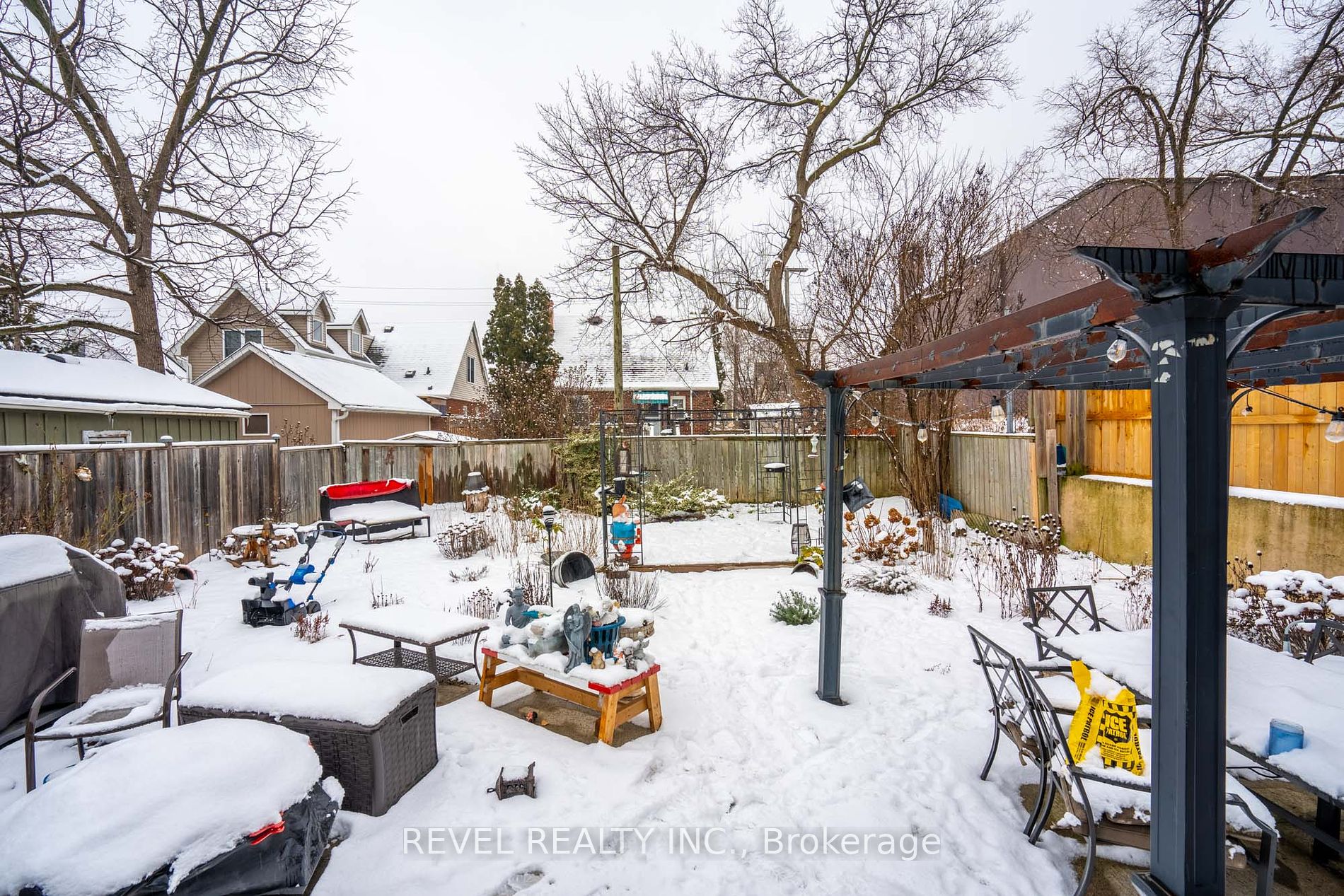 251 Glencairn Ave