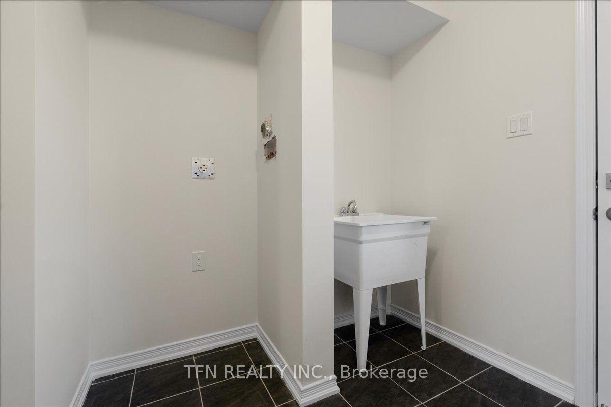 233 Gillespie Dr
