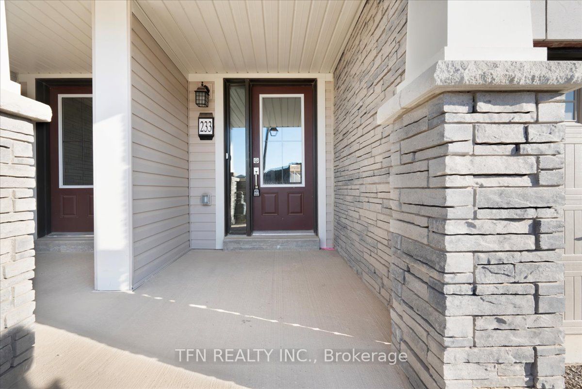 233 Gillespie Dr