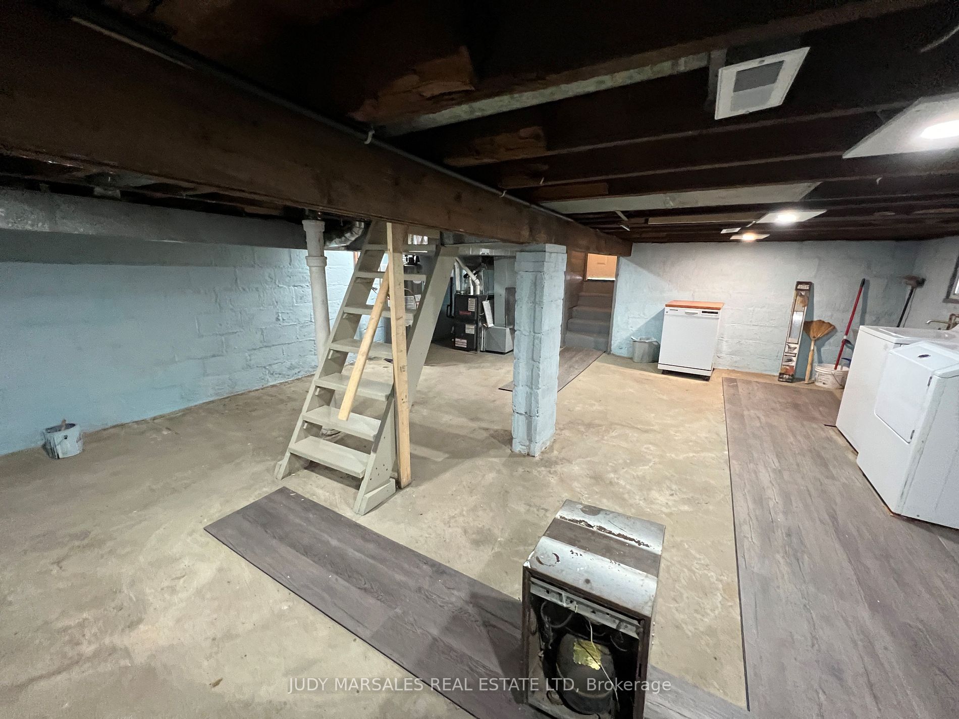 28 Agincourt Avenue