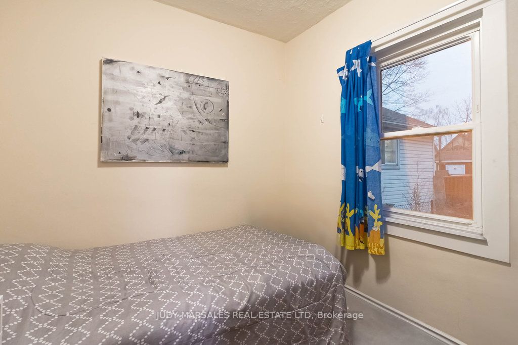28 Agincourt Avenue