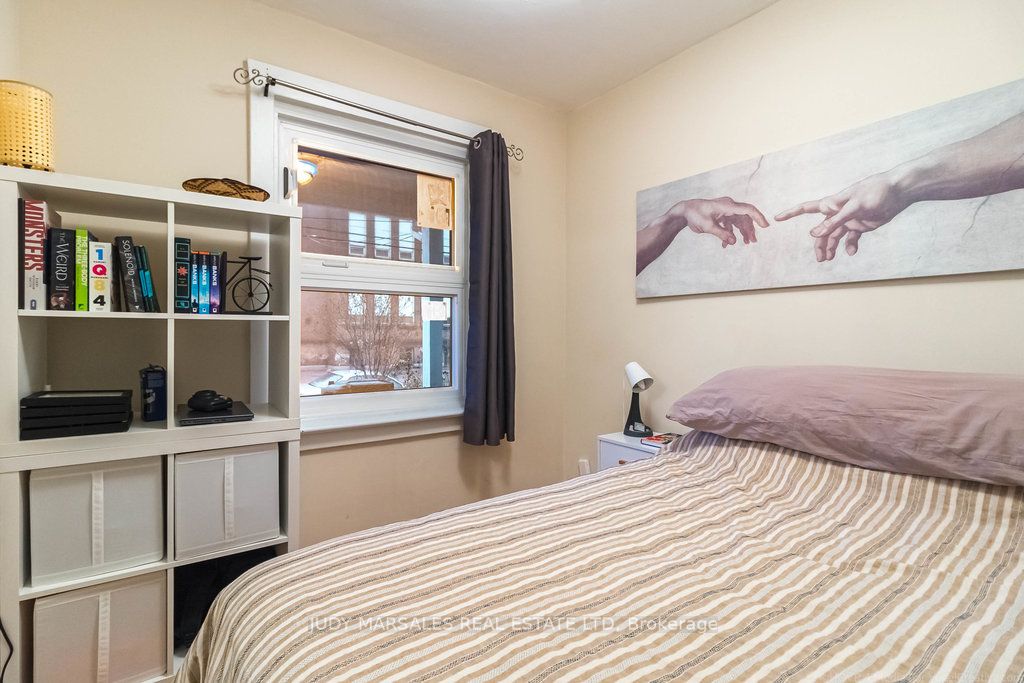 28 Agincourt Avenue
