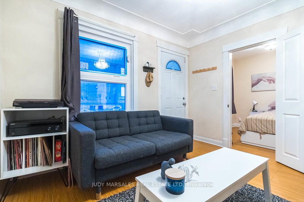 28 Agincourt Avenue