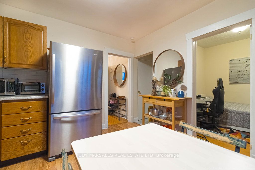 28 Agincourt Avenue