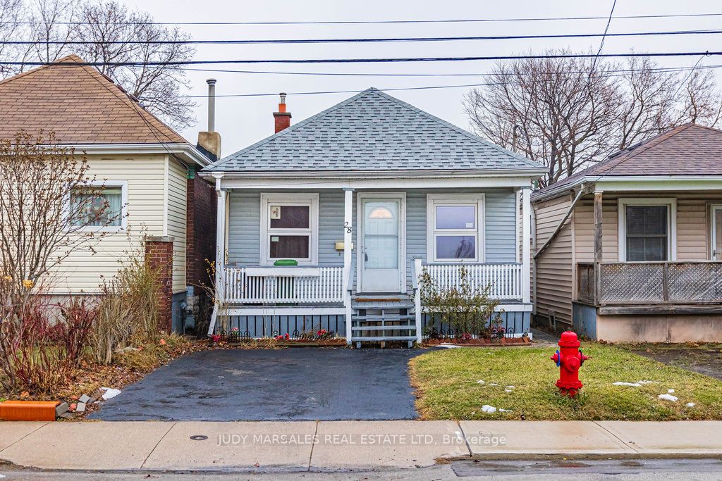 28 Agincourt Avenue