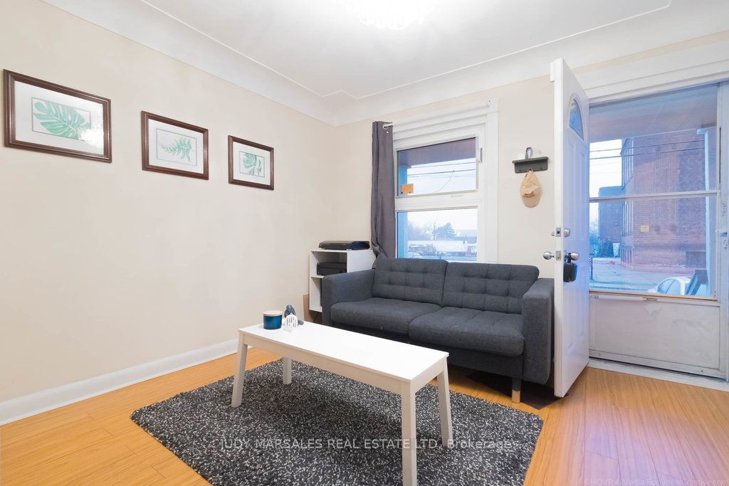 28 Agincourt Avenue
