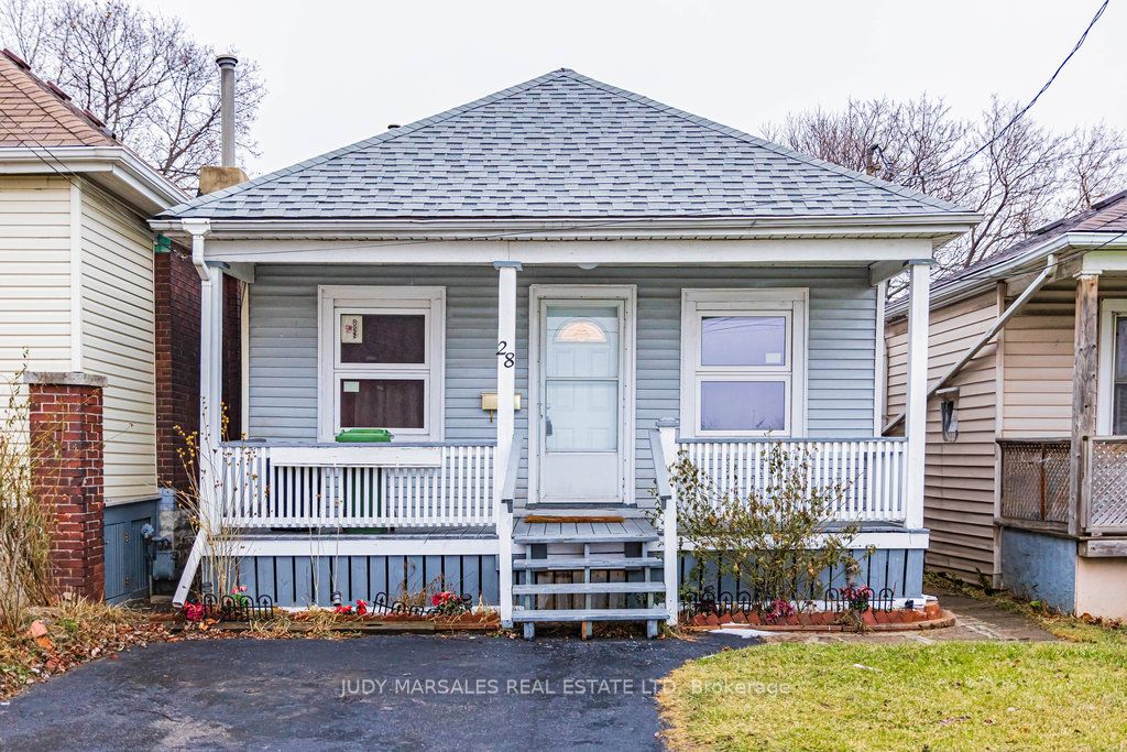 28 Agincourt Avenue