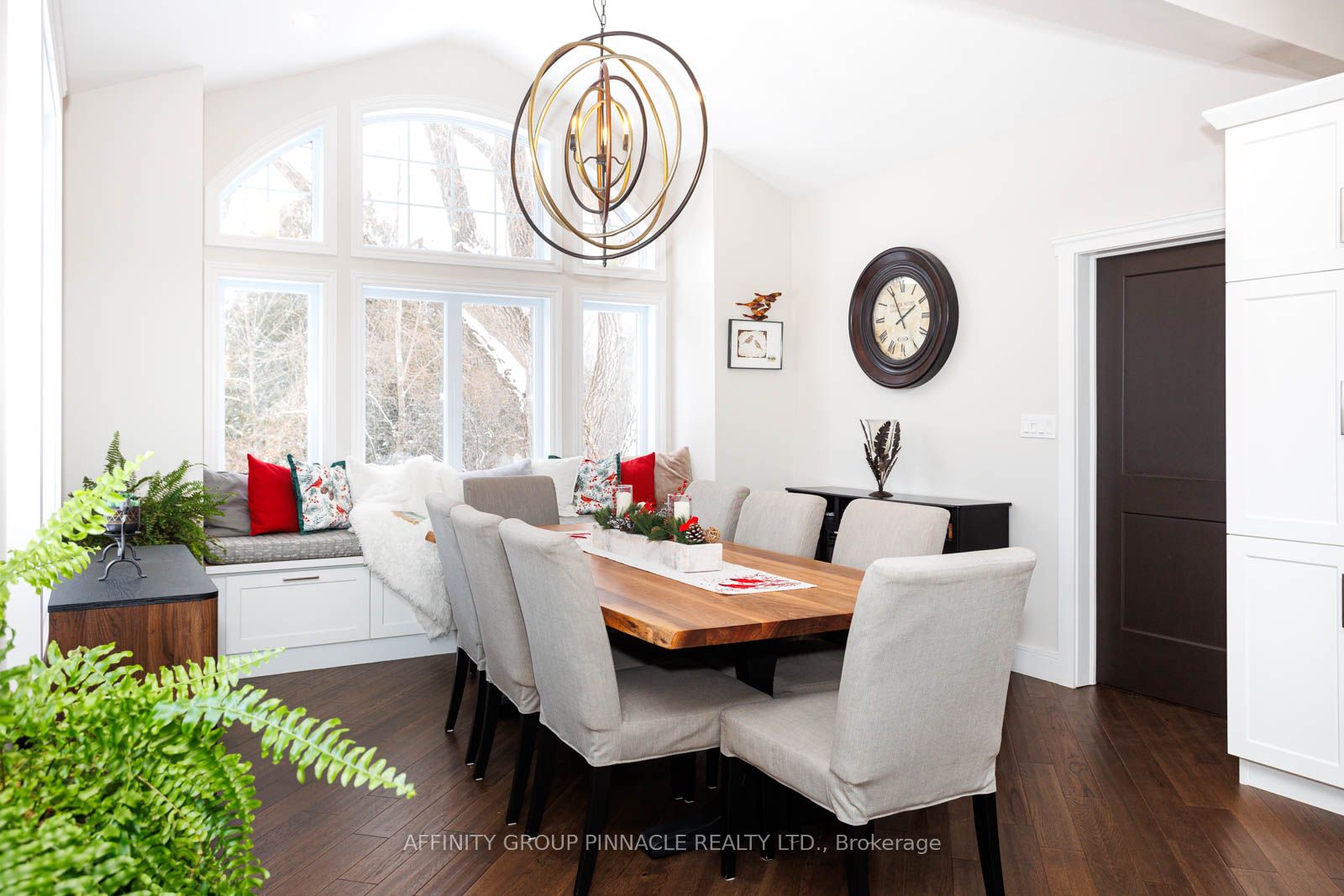 32 MCLARENS CREEK Road