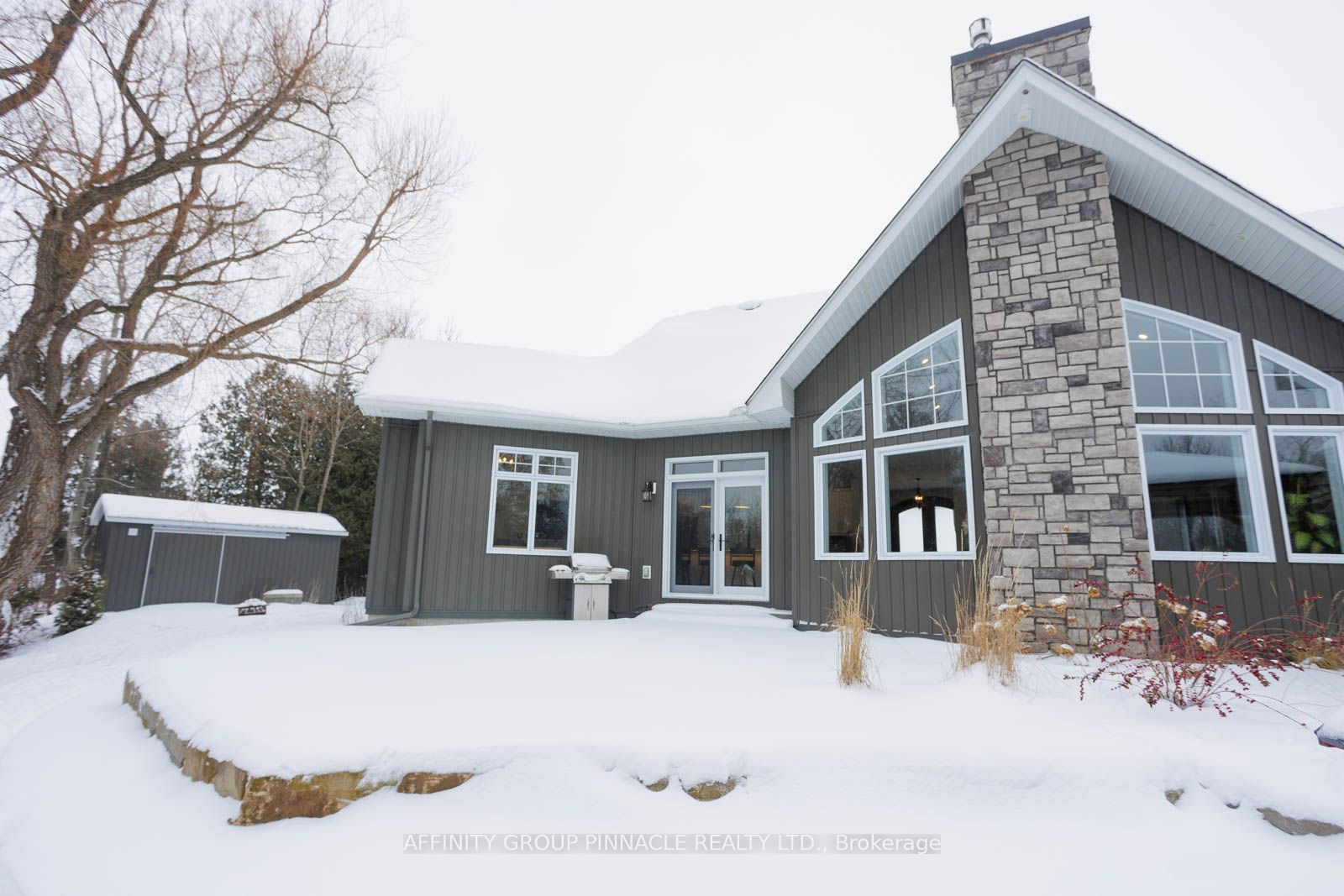 32 MCLARENS CREEK Road