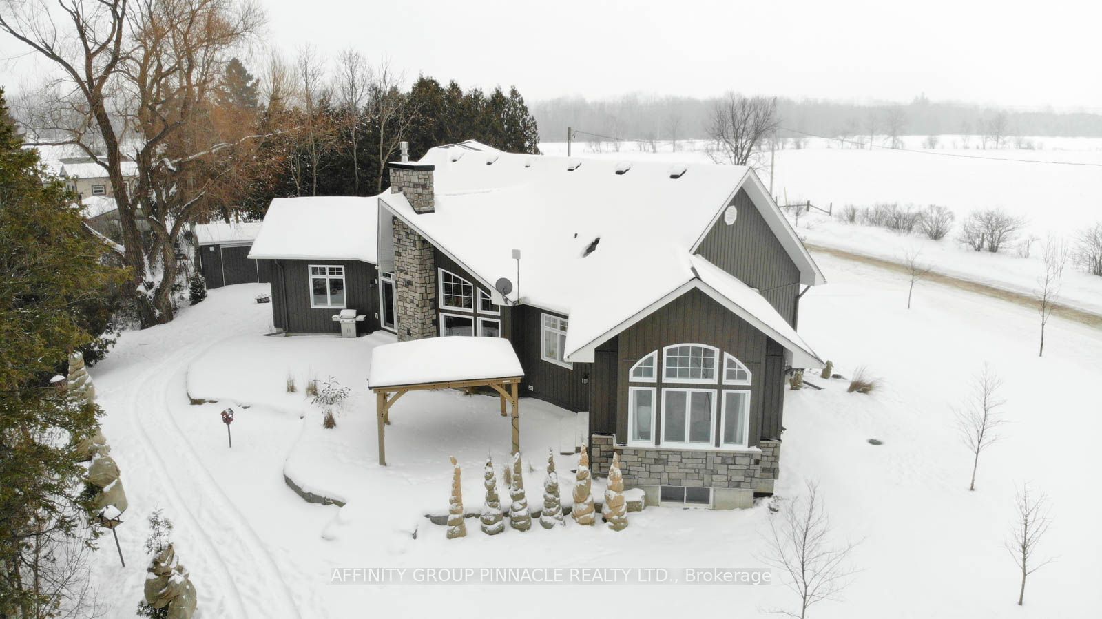 32 MCLARENS CREEK Road
