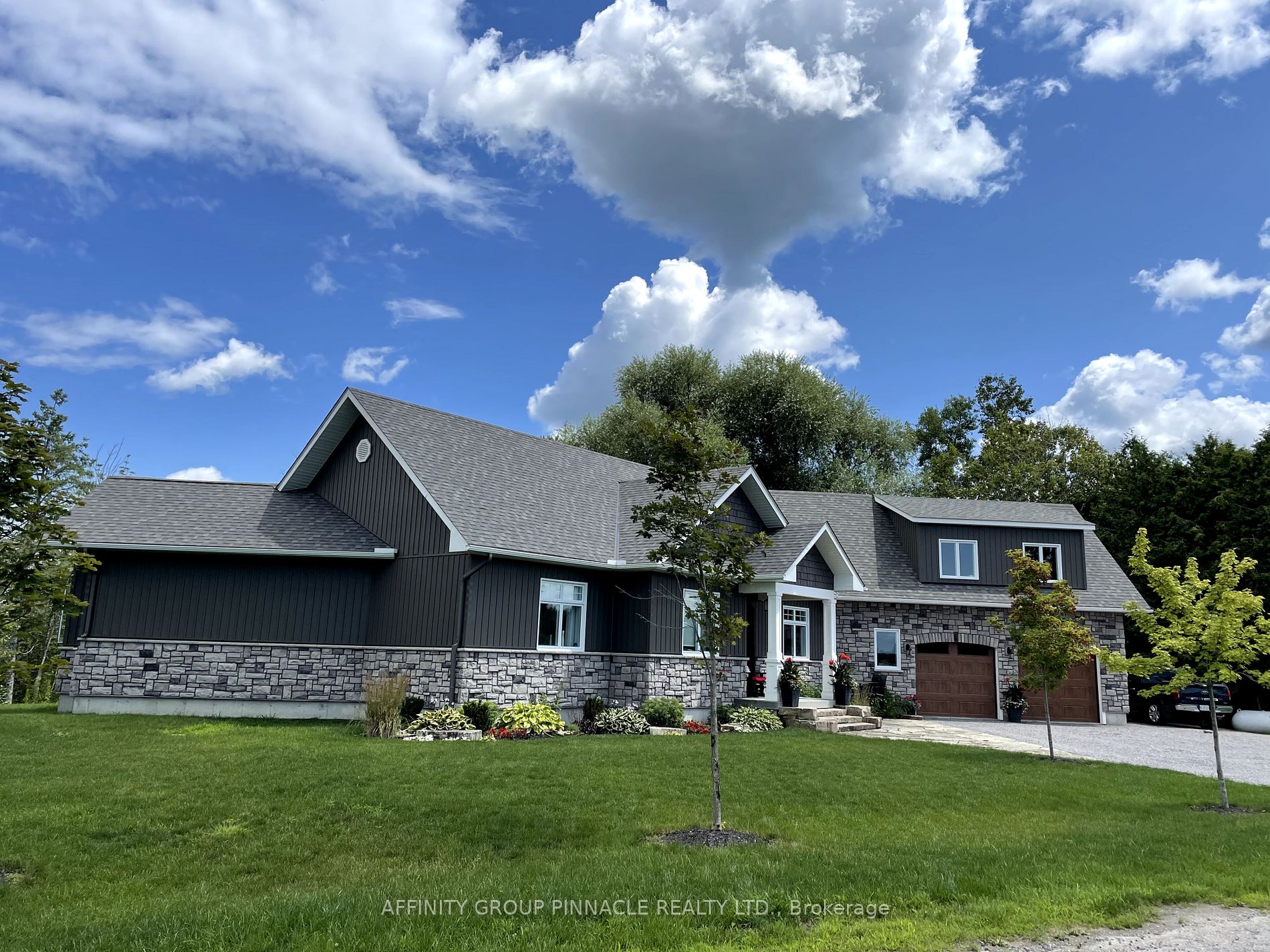 32 MCLARENS CREEK Road
