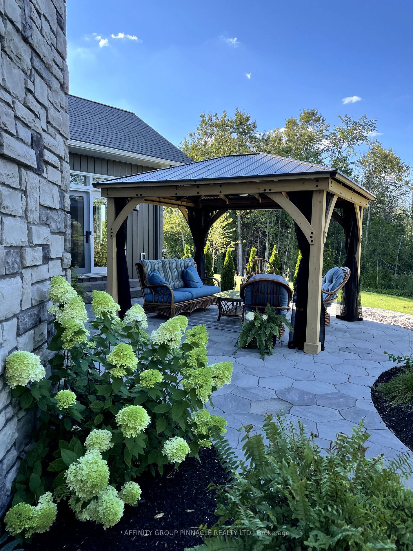 32 MCLARENS CREEK Road