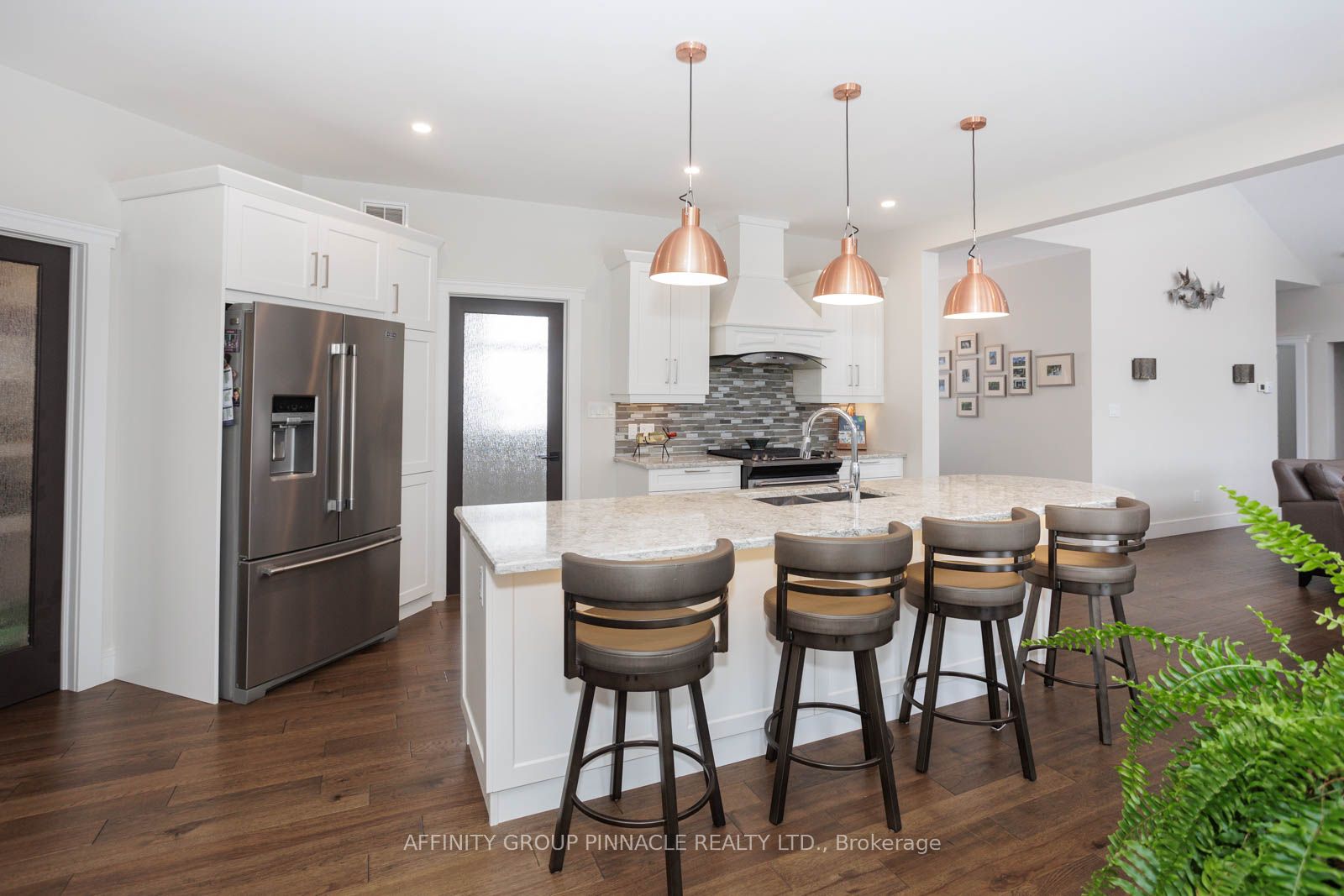 32 MCLARENS CREEK Road