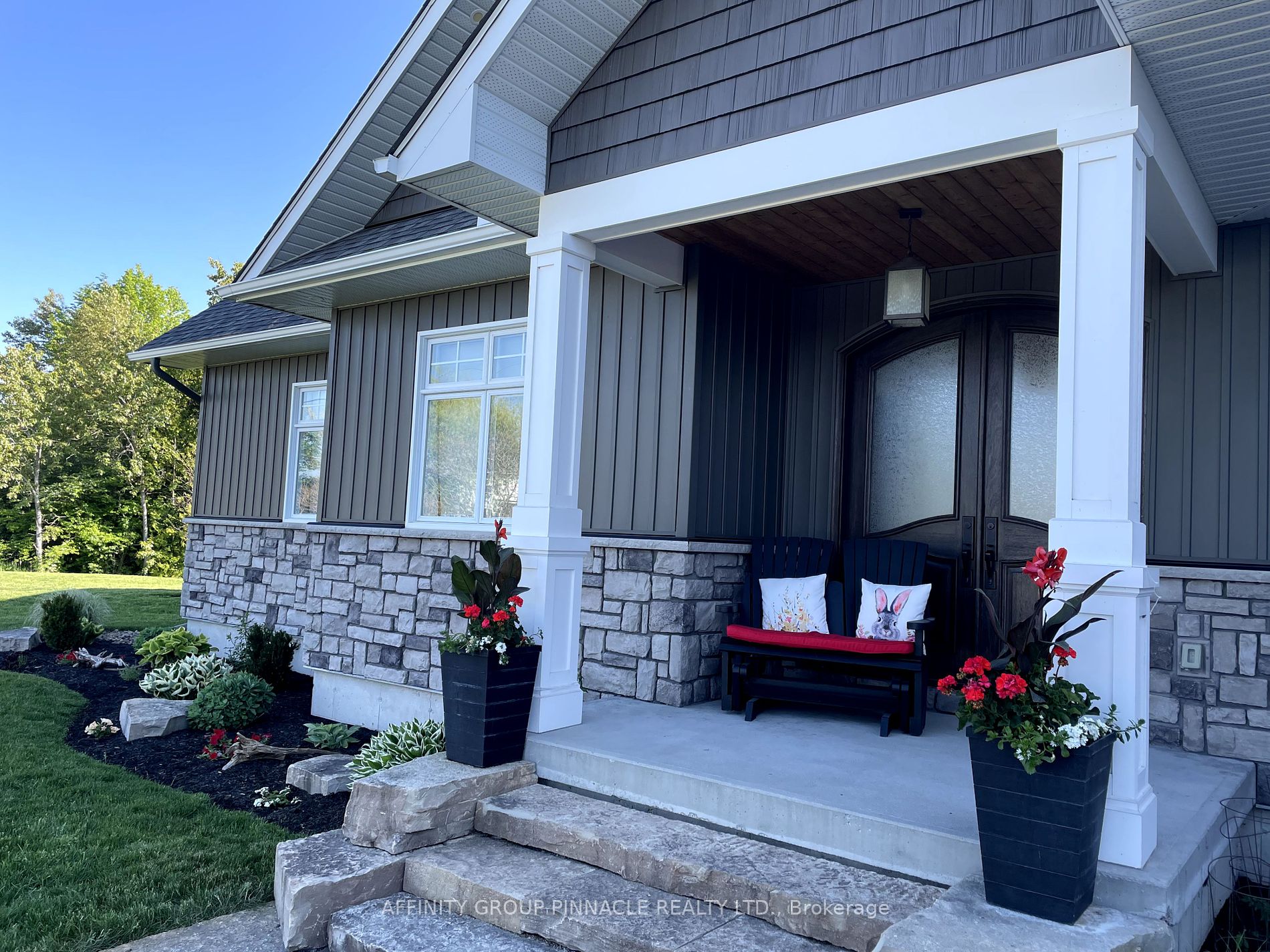 32 MCLARENS CREEK Road