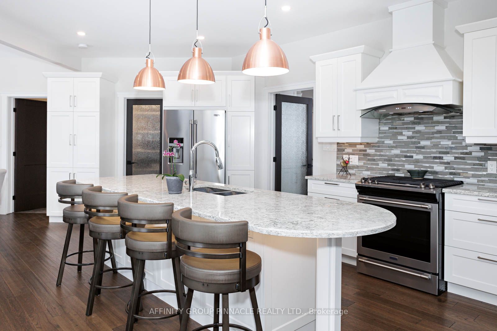 32 MCLARENS CREEK Road