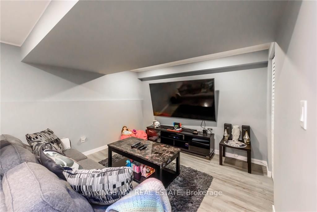 123 Palacebeach Tr