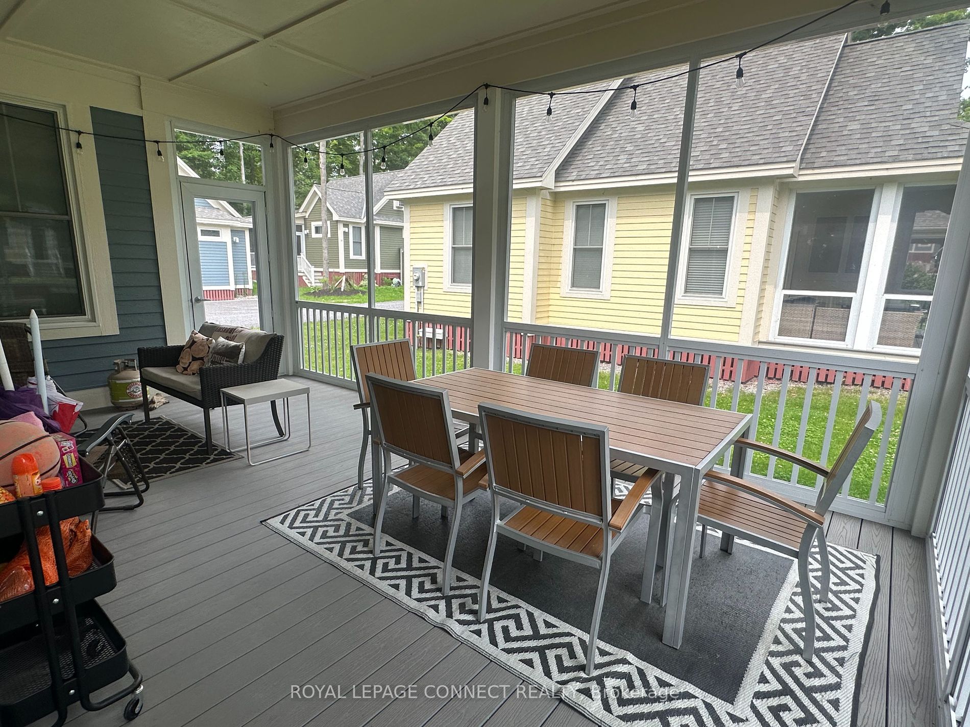 11 Hollow Lane, #219