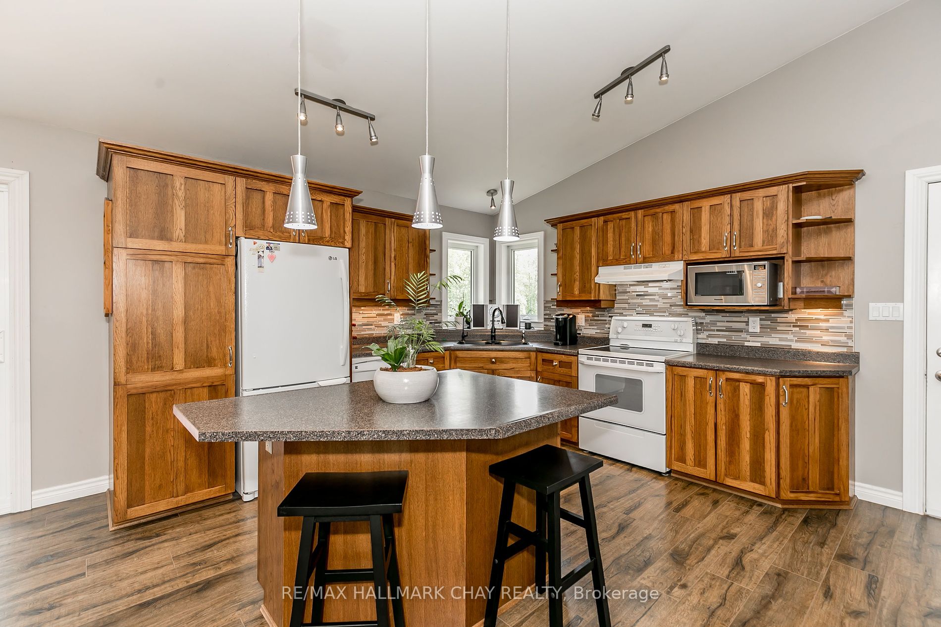 3516 Kirkfield Road