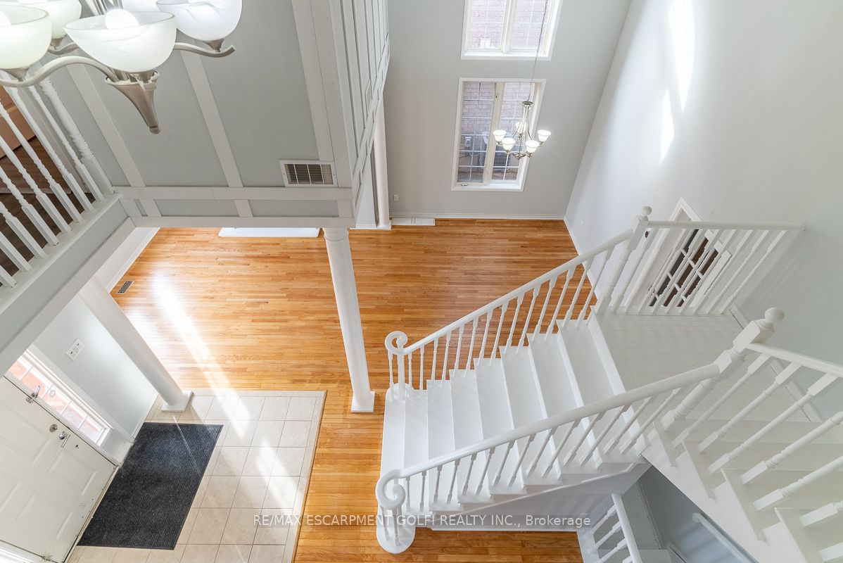183 Valmont Crt