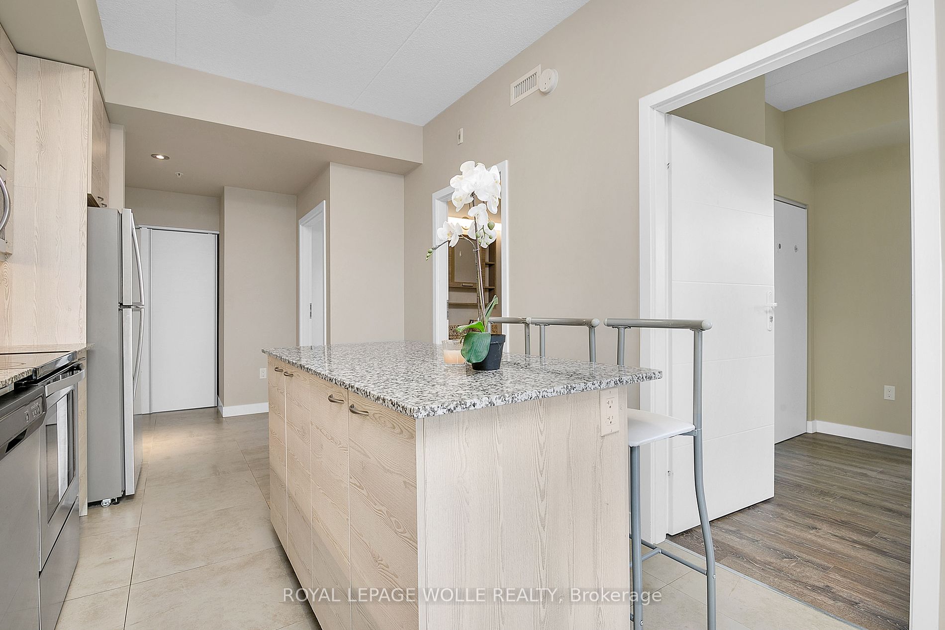 280 LESTER Street #404