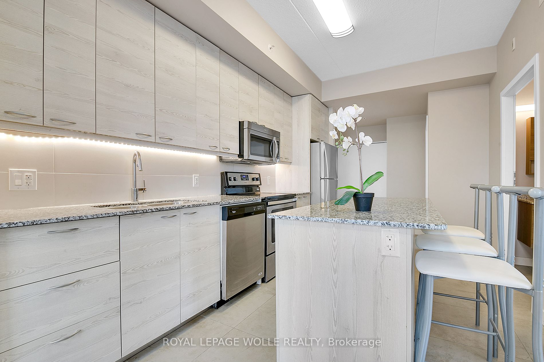 280 LESTER Street #404