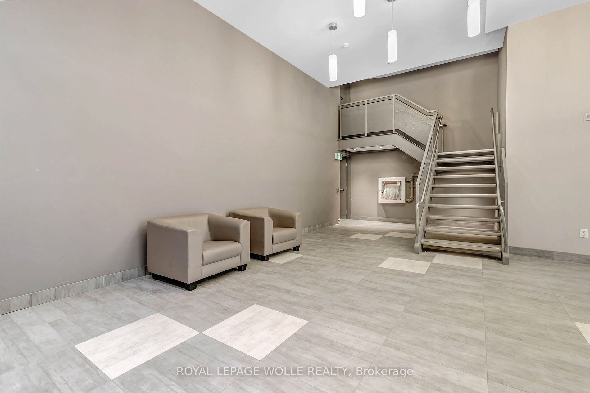 280 LESTER Street #404