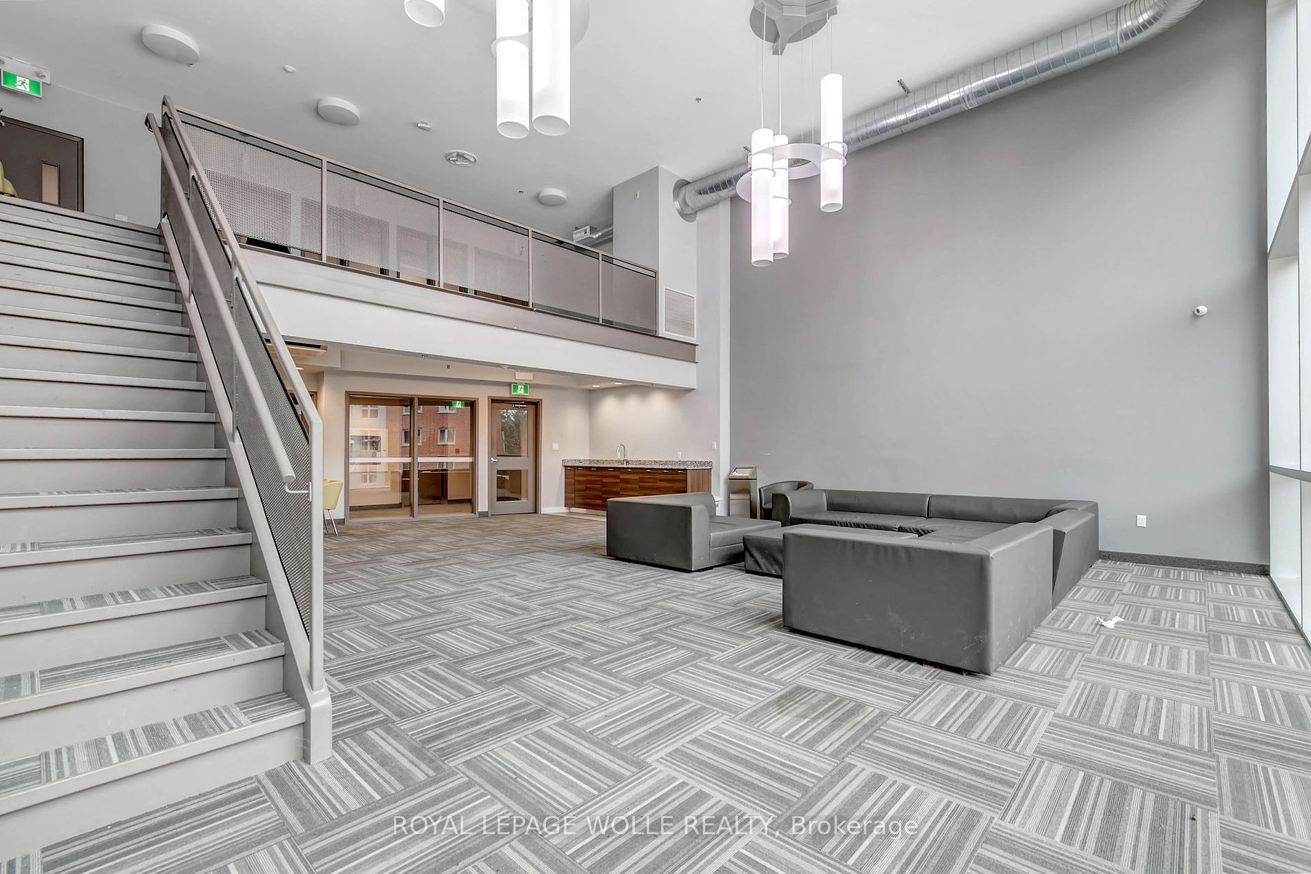 280 LESTER Street #404