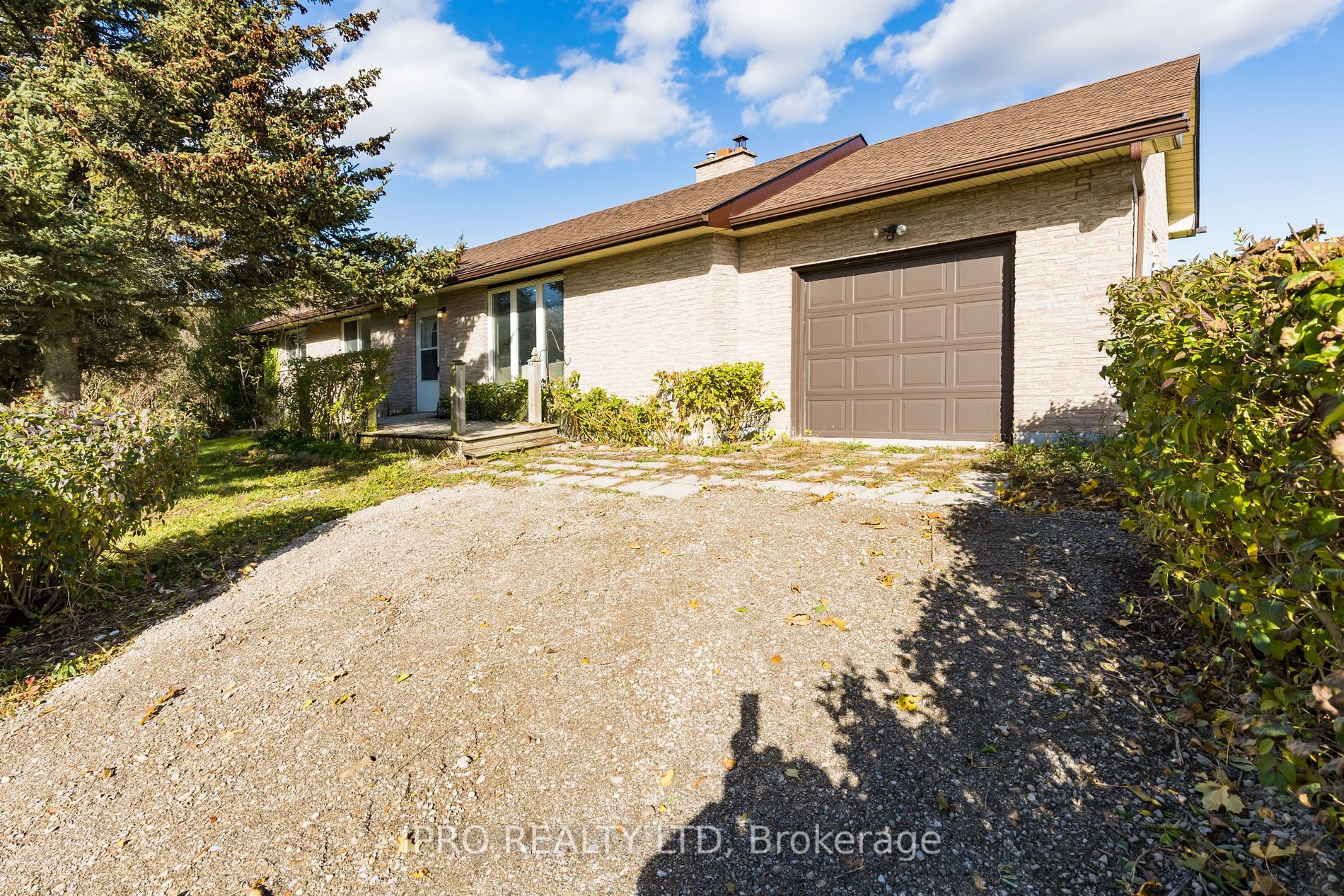 1718 Highway 6 Rd E