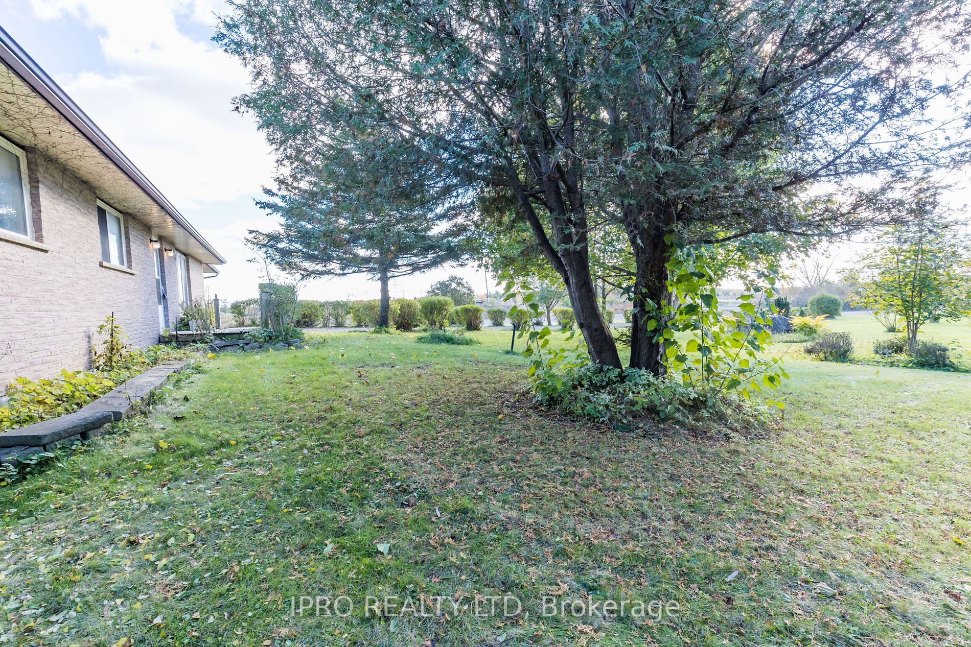 1718 Highway 6 Rd E