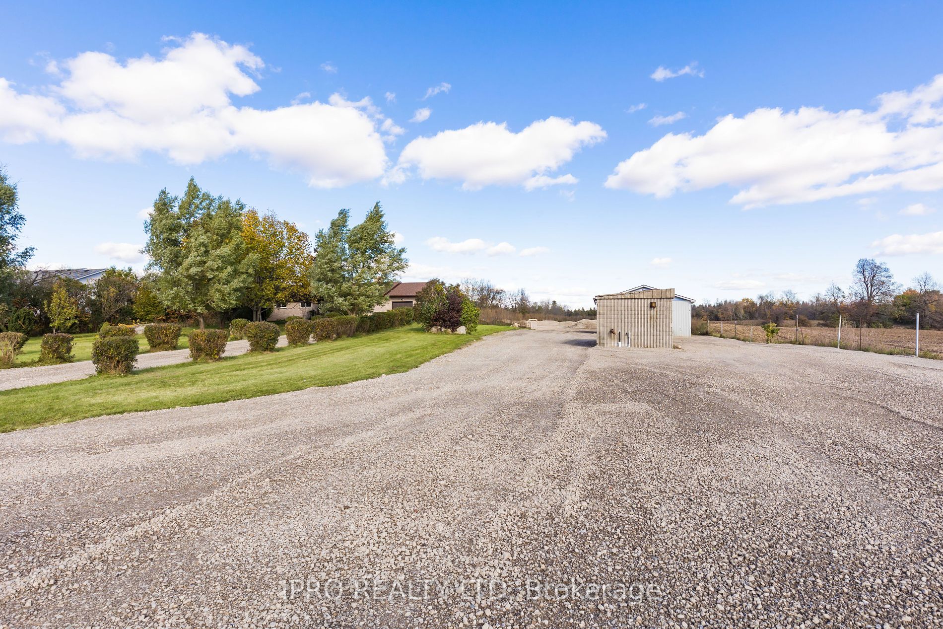 1718 Highway 6 Rd E