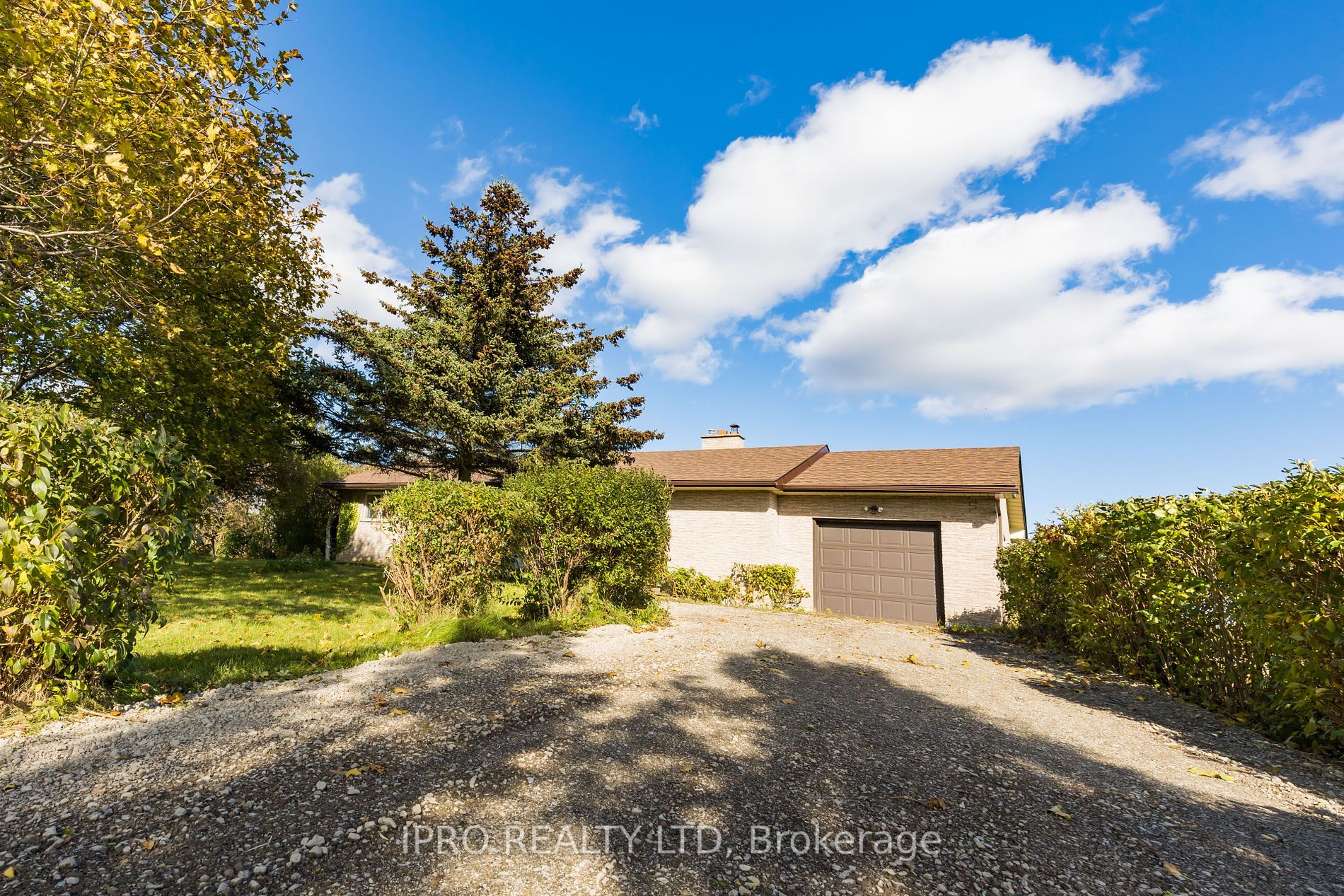 1718 Highway 6 Rd E